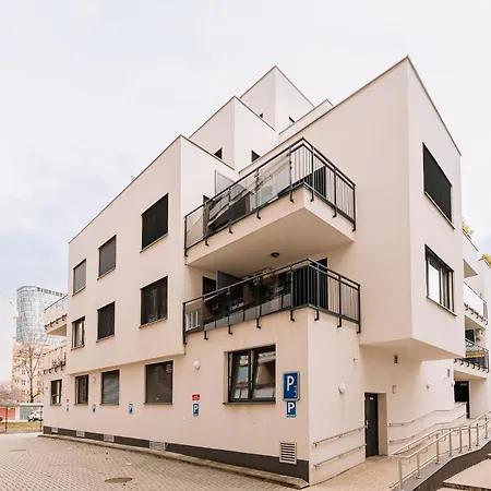 Skau Dunajska 58a Apt3 Apartament *