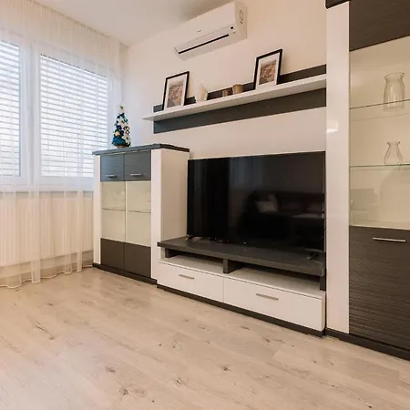 Skau Dunajska 58a Apt3 Lejlighed *